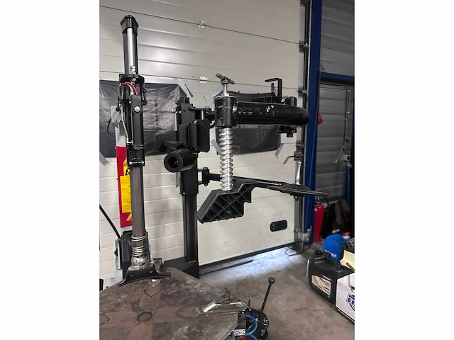 Giuliano - hp2r - tyre changing device - 2014 - afbeelding 9 van  11