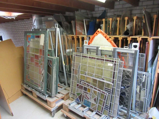 Glasbok op pallet (2x) - afbeelding 1 van  2