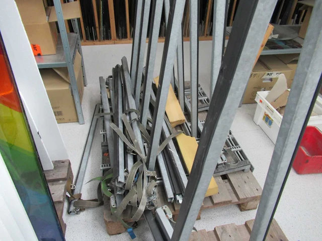 Glasbok op pallet (3x) - afbeelding 2 van  4