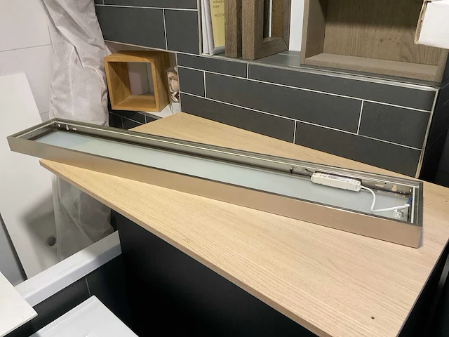 Glasschap 120 cm ledverlichting teo led forma funzione inclusief schakelaar - afbeelding 2 van  6