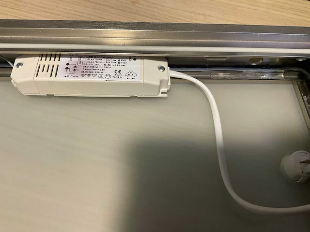 Glasschap 120 cm ledverlichting teo led forma funzione inclusief schakelaar - afbeelding 3 van  6