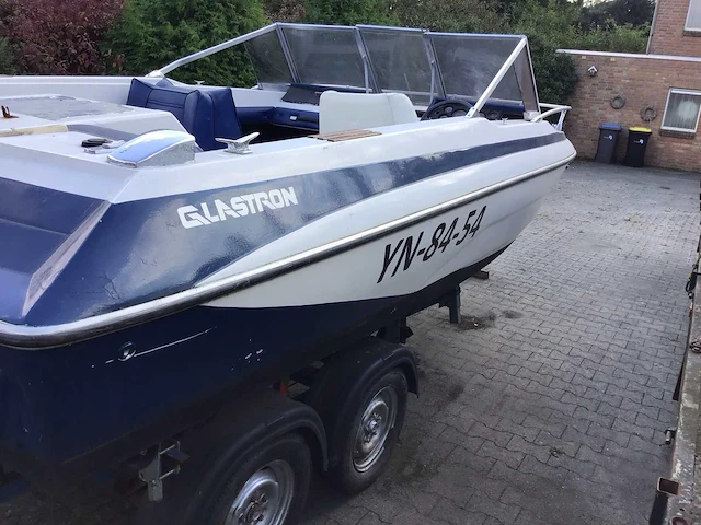 Glastonbury inboard speedboot - afbeelding 17 van  21