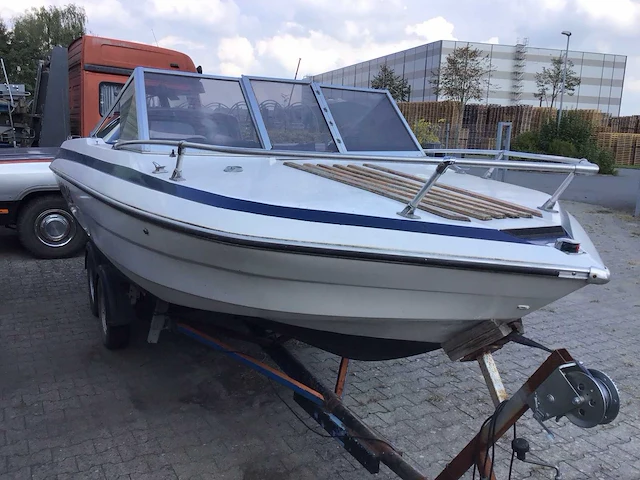 Glastonbury inboard speedboot - afbeelding 18 van  21