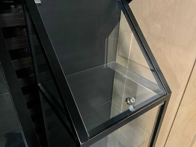 Glasvitrines (2x) - afbeelding 5 van  6