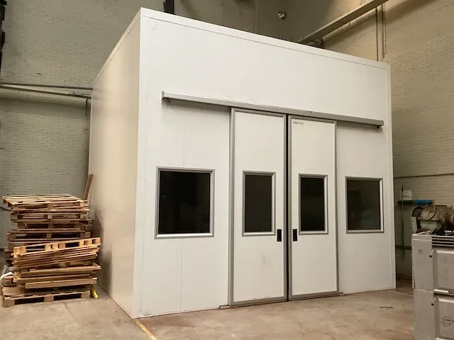 Glatt meng/vulmachine in cleanroom - afbeelding 5 van  38