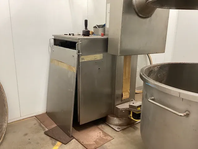 Glatt meng/vulmachine in cleanroom - afbeelding 7 van  38