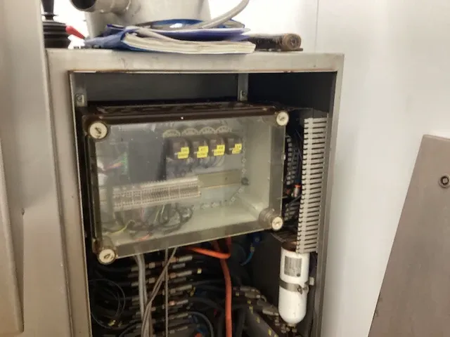 Glatt meng/vulmachine in cleanroom - afbeelding 11 van  38