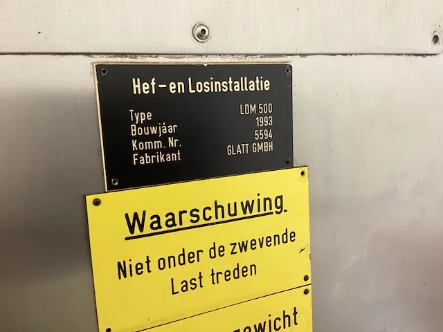 Glatt meng/vulmachine in cleanroom - afbeelding 24 van  38