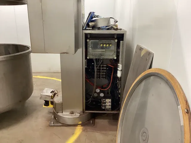 Glatt meng/vulmachine in cleanroom - afbeelding 29 van  38