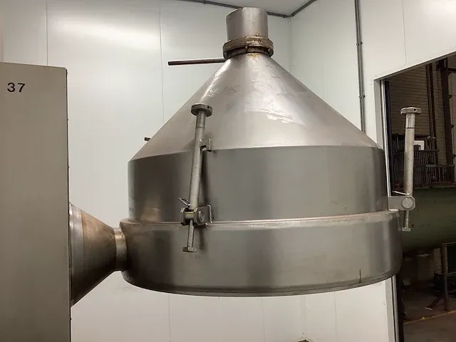 Glatt meng/vulmachine in cleanroom - afbeelding 35 van  38