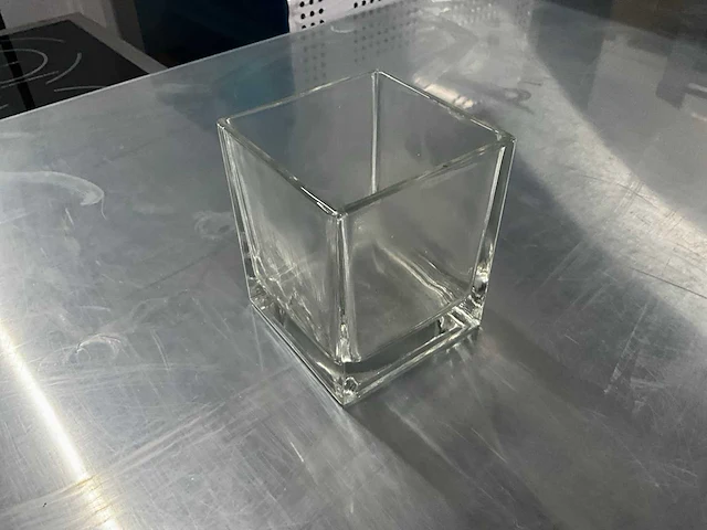 Glazen bloempot (64x) - afbeelding 1 van  4