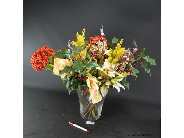 Glazen ijsemmer gevuld met kunstbloemen - afbeelding 2 van  5