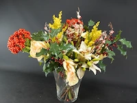 Glazen ijsemmer gevuld met kunstbloemen - afbeelding 2 van  5
