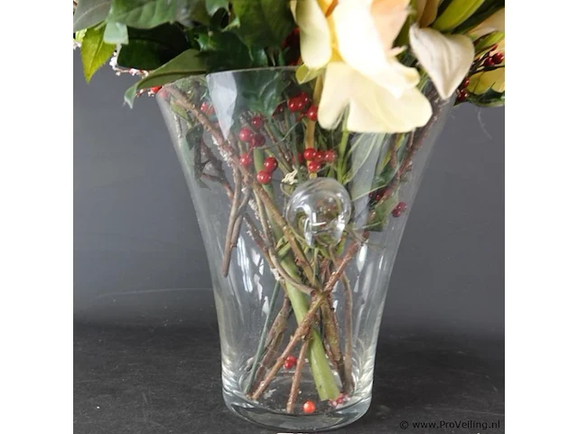Glazen ijsemmer gevuld met kunstbloemen - afbeelding 3 van  5