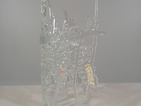 Glazen kunstwerk, f. van den berg, glas en schelpjes, 2000 - afbeelding 2 van  5