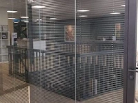 Glazen tussenwand incl. jalouzieen - 415x260cm - afbeelding 1 van  3