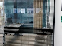 Glazen tussenwand incl. jalouzieen - 415x260cm - afbeelding 2 van  3
