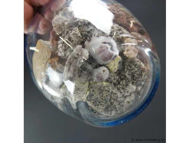 Glazen vaas met mineralen/stenen - afbeelding 5 van  5