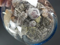 Glazen vaas met mineralen/stenen - afbeelding 5 van  5