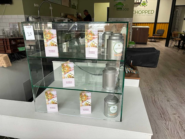 Glazen vitrine - afbeelding 1 van  3