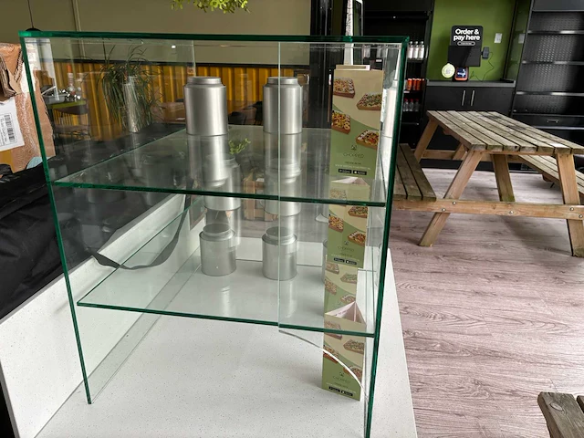 Glazen vitrine - afbeelding 3 van  3