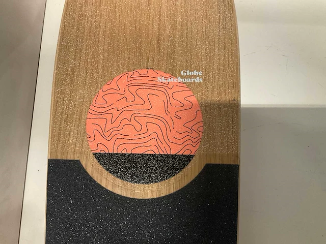 Globe skateboard - afbeelding 2 van  4
