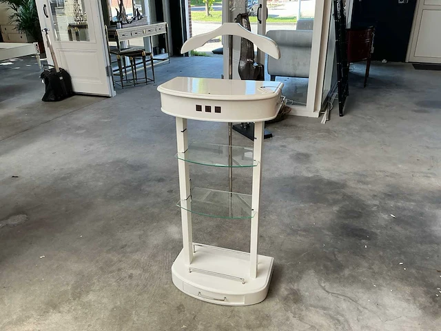 Globe wernicke dressboy - afbeelding 1 van  5