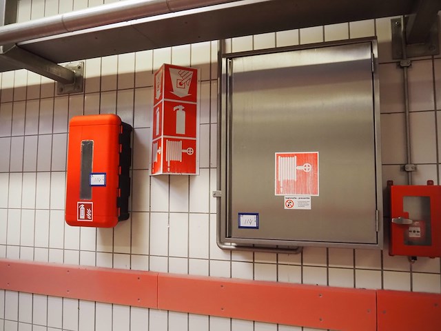 Gloria smeba - afbeelding 1 van  7