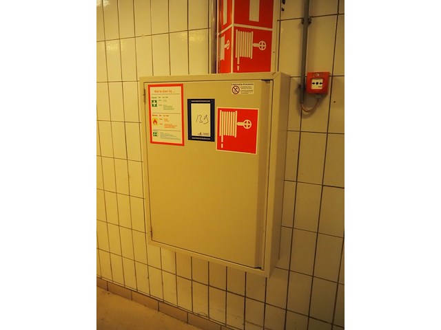 Gloria smeba - afbeelding 1 van  4