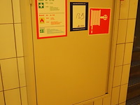 Gloria smeba - afbeelding 2 van  4