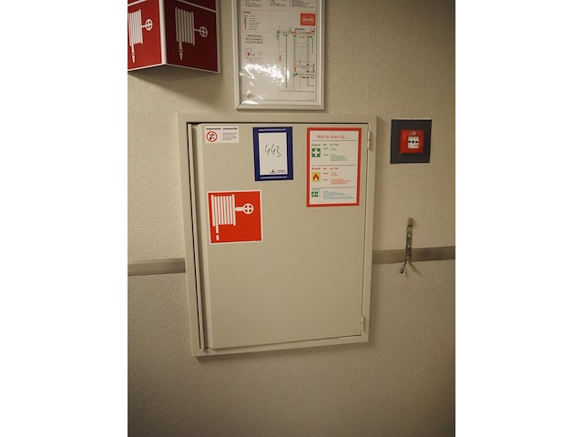 Gloria smeba - afbeelding 1 van  3