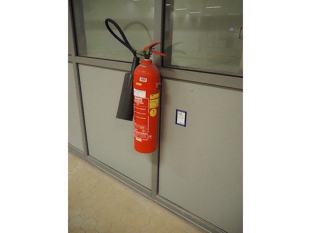 Gloria smeba - afbeelding 1 van  4