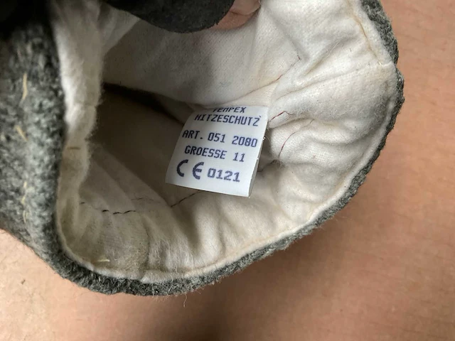 Gloves - afbeelding 3 van  4