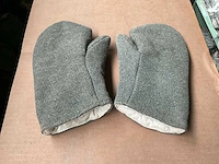 Gloves - afbeelding 1 van  4