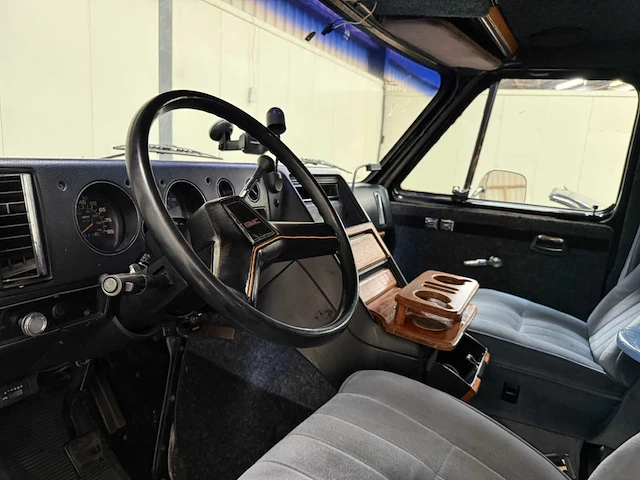 G.m.c. - vandura 2500 - v8 - lpg - camper - 1988 - afbeelding 7 van  35