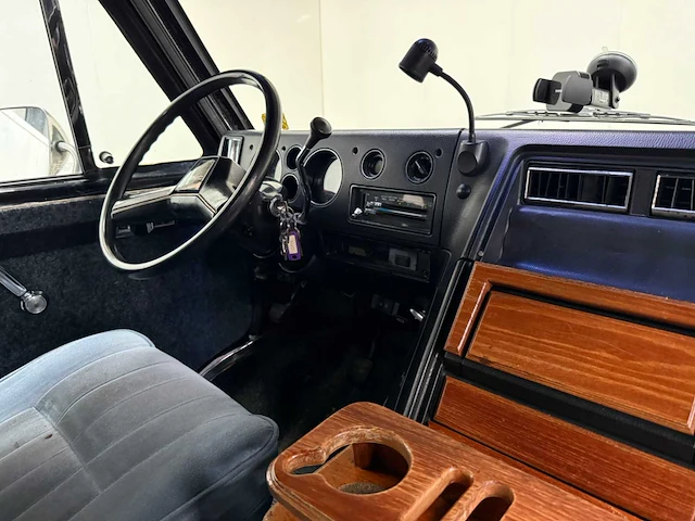 G.m.c. - vandura 2500 - v8 - lpg - camper - 1988 - afbeelding 8 van  35