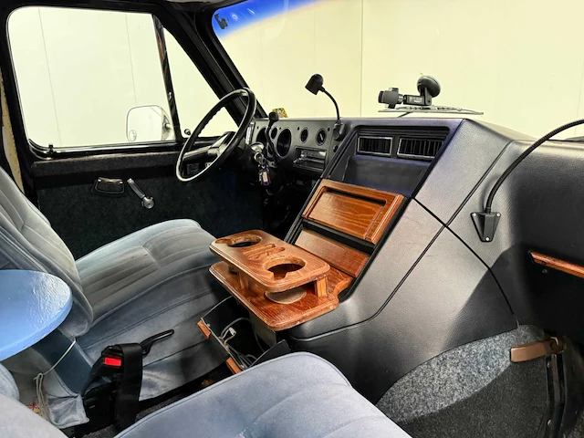 G.m.c. - vandura 2500 - v8 - lpg - camper - 1988 - afbeelding 11 van  35
