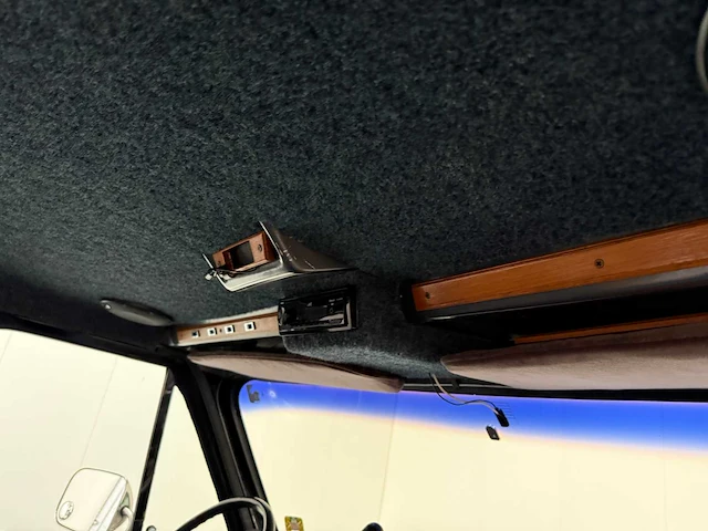 G.m.c. - vandura 2500 - v8 - lpg - camper - 1988 - afbeelding 16 van  35
