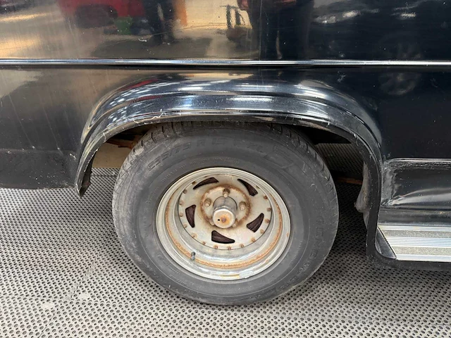 G.m.c. - vandura 2500 - v8 - lpg - camper - 1988 - afbeelding 27 van  35