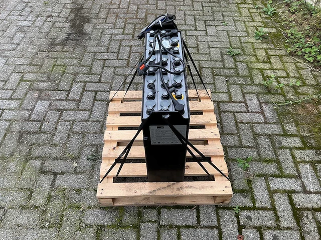 Gnb - 24v 213a 03 pzvb 0213 sc - acculaders - afbeelding 2 van  5