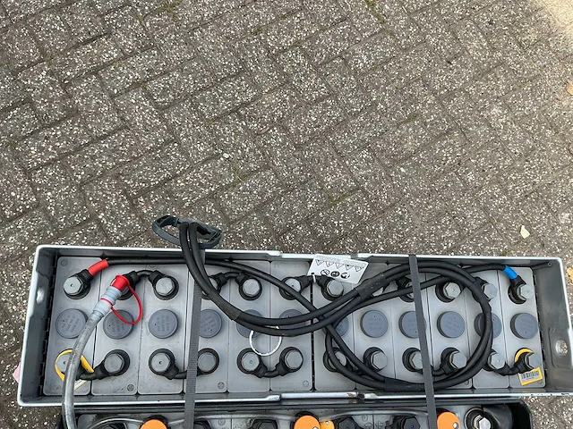 Gnb - 24v 240ah - acculaders - 2019 - afbeelding 2 van  3
