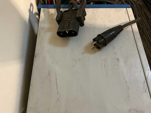 Gnb - 24v 35a - acculaders - afbeelding 2 van  3