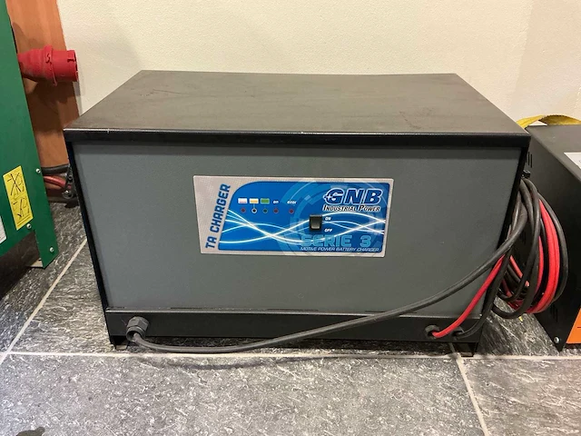 Gnb - 24v 40a - acculaders - afbeelding 1 van  3