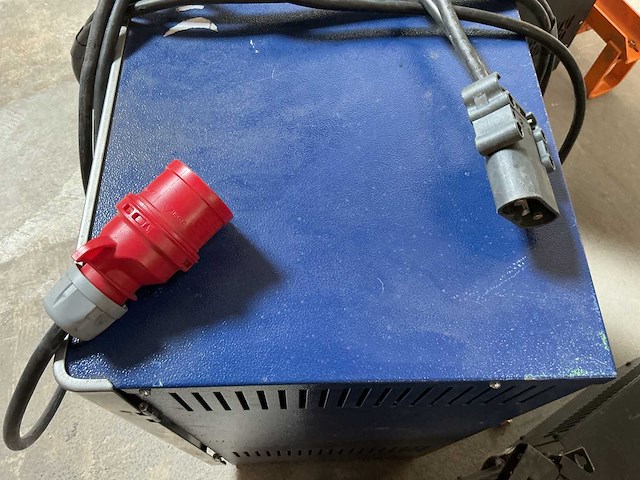 Gnb - 48v 110a - acculaders - afbeelding 2 van  2