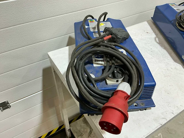 Gnb tp36s040s acculader - afbeelding 2 van  4