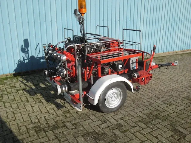 Godiva - motorspuitaanhanger - afbeelding 3 van  8