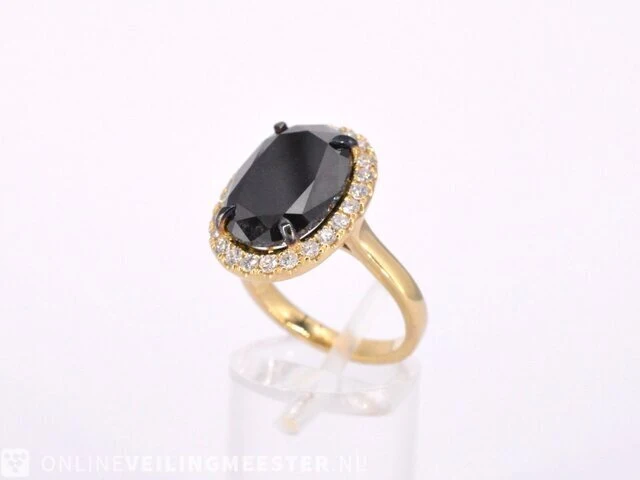 Gold entourage ring with large diamonds and a black diamond - afbeelding 3 van  8