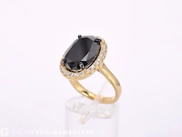 Gold entourage ring with large diamonds and a black diamond - afbeelding 3 van  8