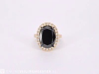 Gold entourage ring with large diamonds and a black diamond - afbeelding 5 van  8