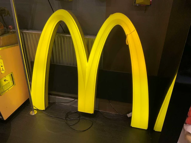 Golden arch mc donalds decoratie - afbeelding 1 van  8